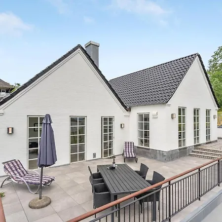 Three-bedroom In Hébergement de vacances Kruså