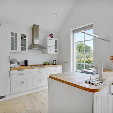 Three-bedroom In Prázdninový dům Kruså