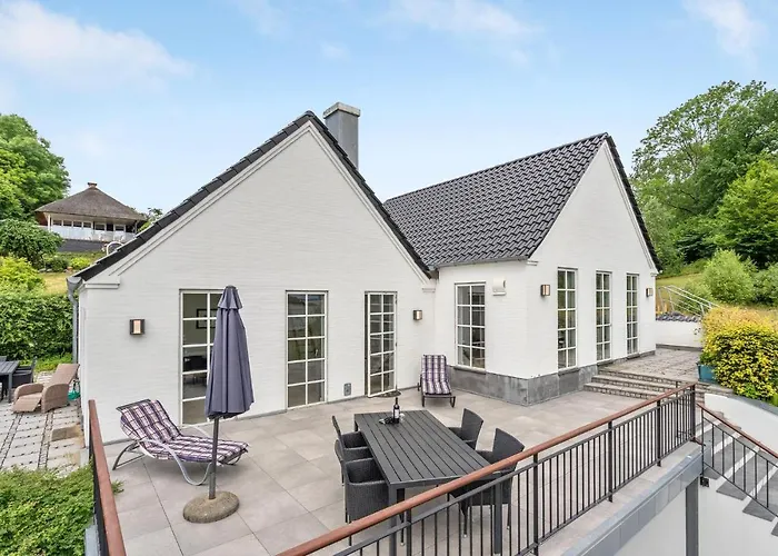 Three-bedroom In Hébergement de vacances Kruså